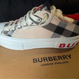 Burberry Beige and Red Nova Check Low-Top Sneakers